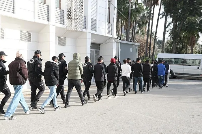 mersinde-180-milyonluk-sazan-sarmali-operasyonu-1711691926825.jpeg Mersin'de 180 milyonluk sazan sarmalı operasyonu - 2