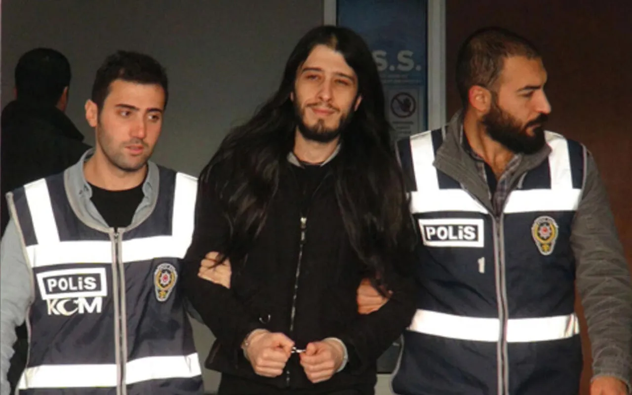 Son dakika: "İsimsizler Hareketi" adı altında DHKP-C provokasyonu yapan Taylan Kulaçoğlu yeniden gözaltında!