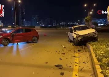 Mersin'de iki otomobil çarpıştı: 5 yaralı