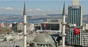 Taksim Camii ile Çamlıca Camii mest etti