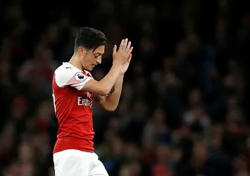 Mesut Özil'den "Hello Brother" mesajı