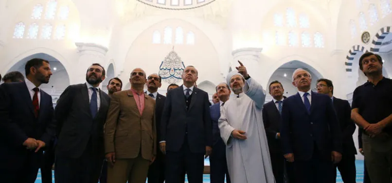 Erdoğan, Ulus İtfaiye Meydanı Camii'ni inceledi