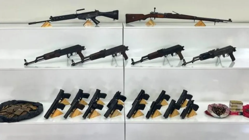 Jandarma nereye baktıysa silah çıktı