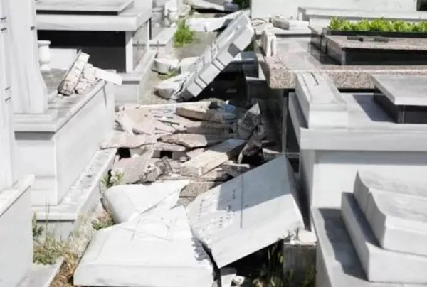 AK Parti’den Hasköy Musevi Mezarlığı’ndaki saldırıya kınama: Provokasyon yine boşa çıkarılacak