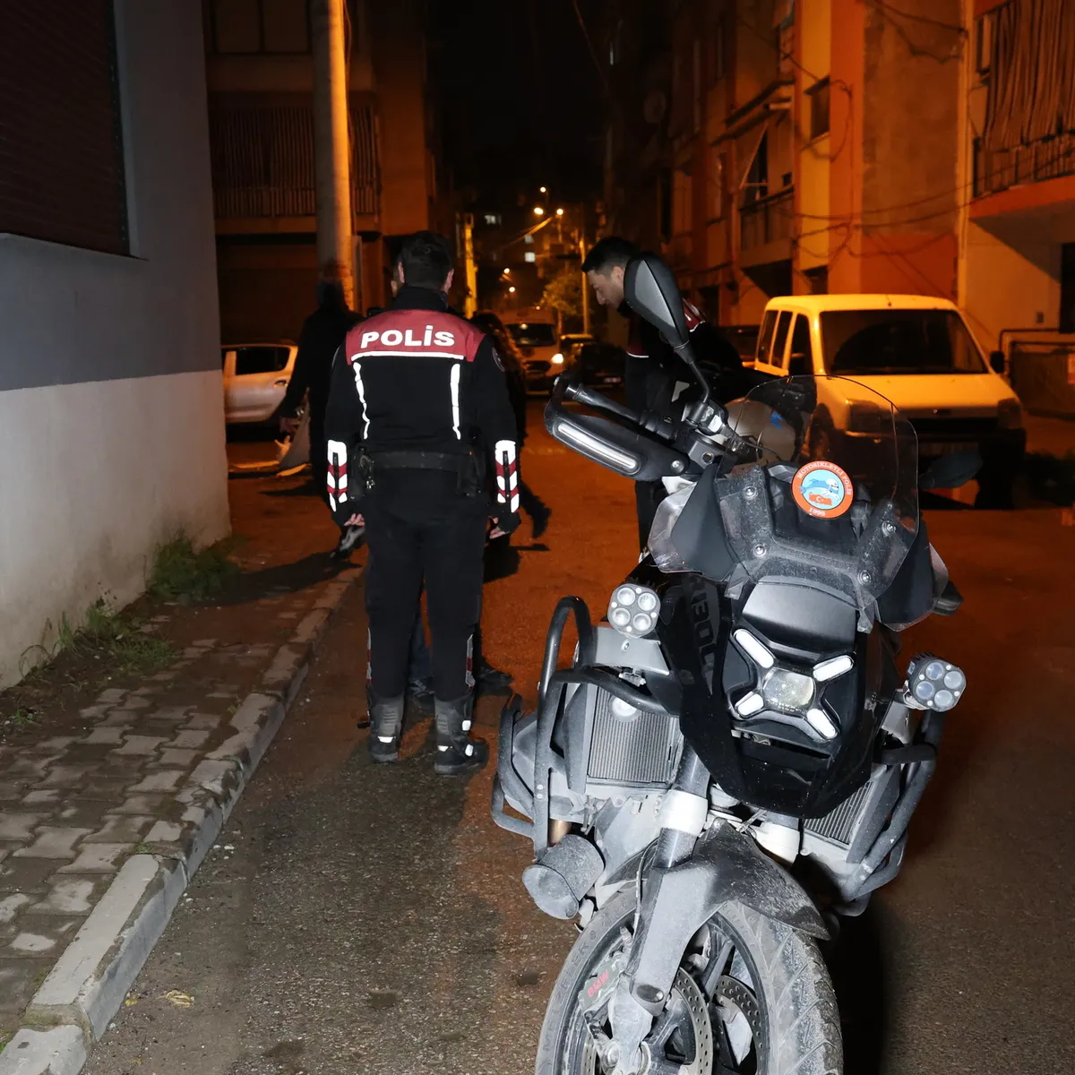 İzmir'de yol verme kavgası: 7 kişi yaralandı