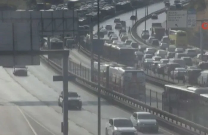 Küçükçekmece’de metrobüs kazası! Çok sayıda yaralı var | Kaza anı ve sonrası A Haber’de