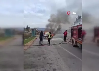 Otomobil alev alev yandı