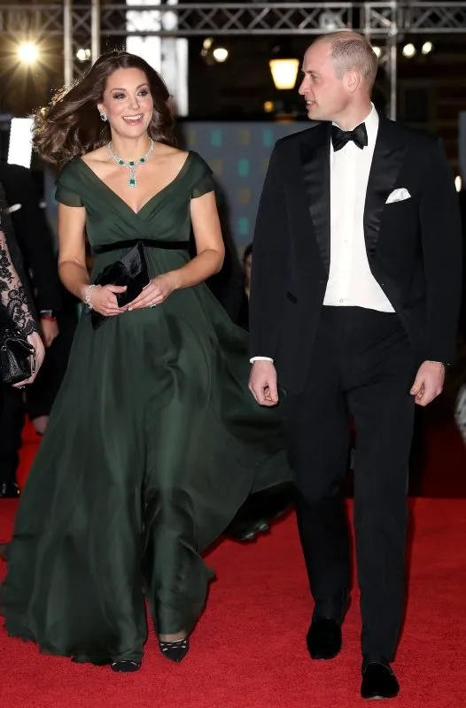 Prens William ve Kate Middleton’ın konvoyunda feci kaza! 83 yaşındaki kadına çarptı
