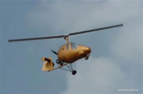 Çinli adam kendi helikopterini yaptı