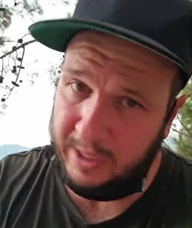 Komedyen Şahan Gökbakar’dan yangınla mücadelede provokasyon uyarısı: Gönüllü kisvesi altında buraya provokatörler doluştu