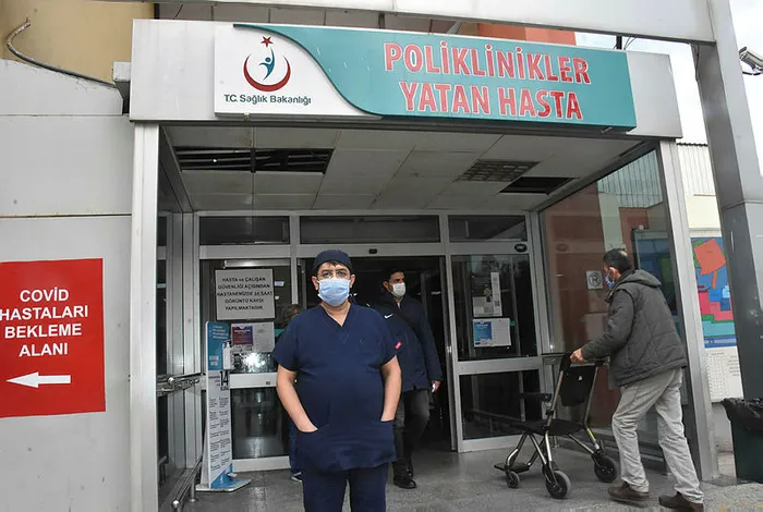 Son dakika: Profesörden kritik uyarı: Covid-19 testi pozitif biri ilaçlarını kullanmazsa virüsü hızlı yayar