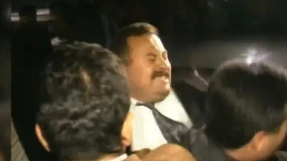 Cemal Enginyurt’un kavgaları gündemden düşmüyor! Devlet Bakanı yumruklama... Silahla makam basma... Vukuatları gazete kupürlerinde