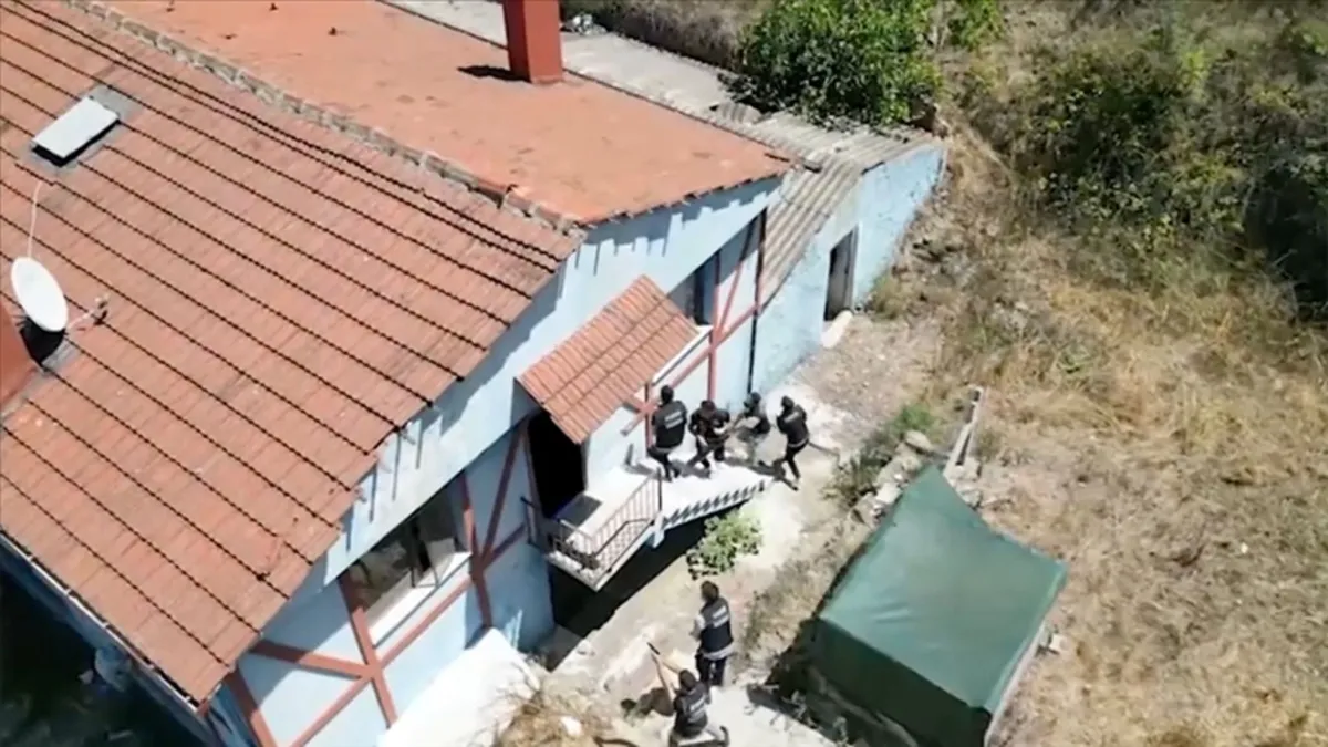 Samsun'da 1 kilo 830 gram uyuşturucu ele geçirildi; 2 gözaltı