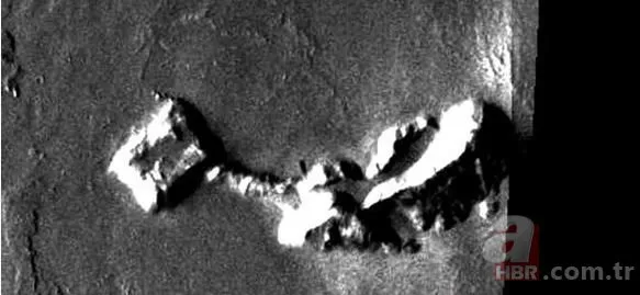 NASA farkında olmadan fotoğrafı yayınladı! Mars’taki binayı uzaylılar mı yaptı?