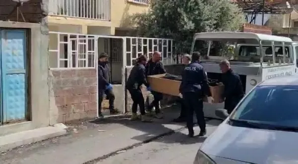 diyarbakirda-vahset-gozu-donmus-kocadan-cifte-cinayet-esini-bogdu-kuzenini-bicakladi-1682770042207.jpg Diyarbakır’da vahşet! Gözü dönmüş kocadan çifte cinayet: Eşini boğdu kuzenini bıçakladı - 4