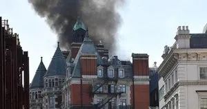 Londra’da beş yıldızlı otelde yangın