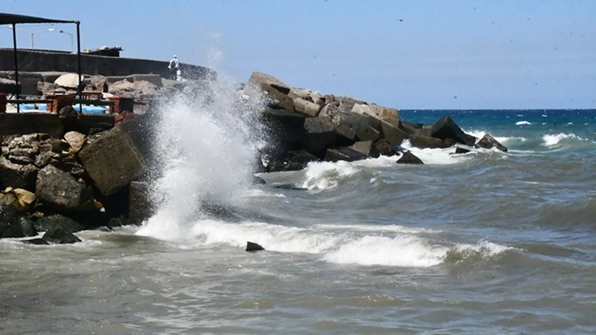 Düzce ve Kocaeli'de denize girişler yasaklandı