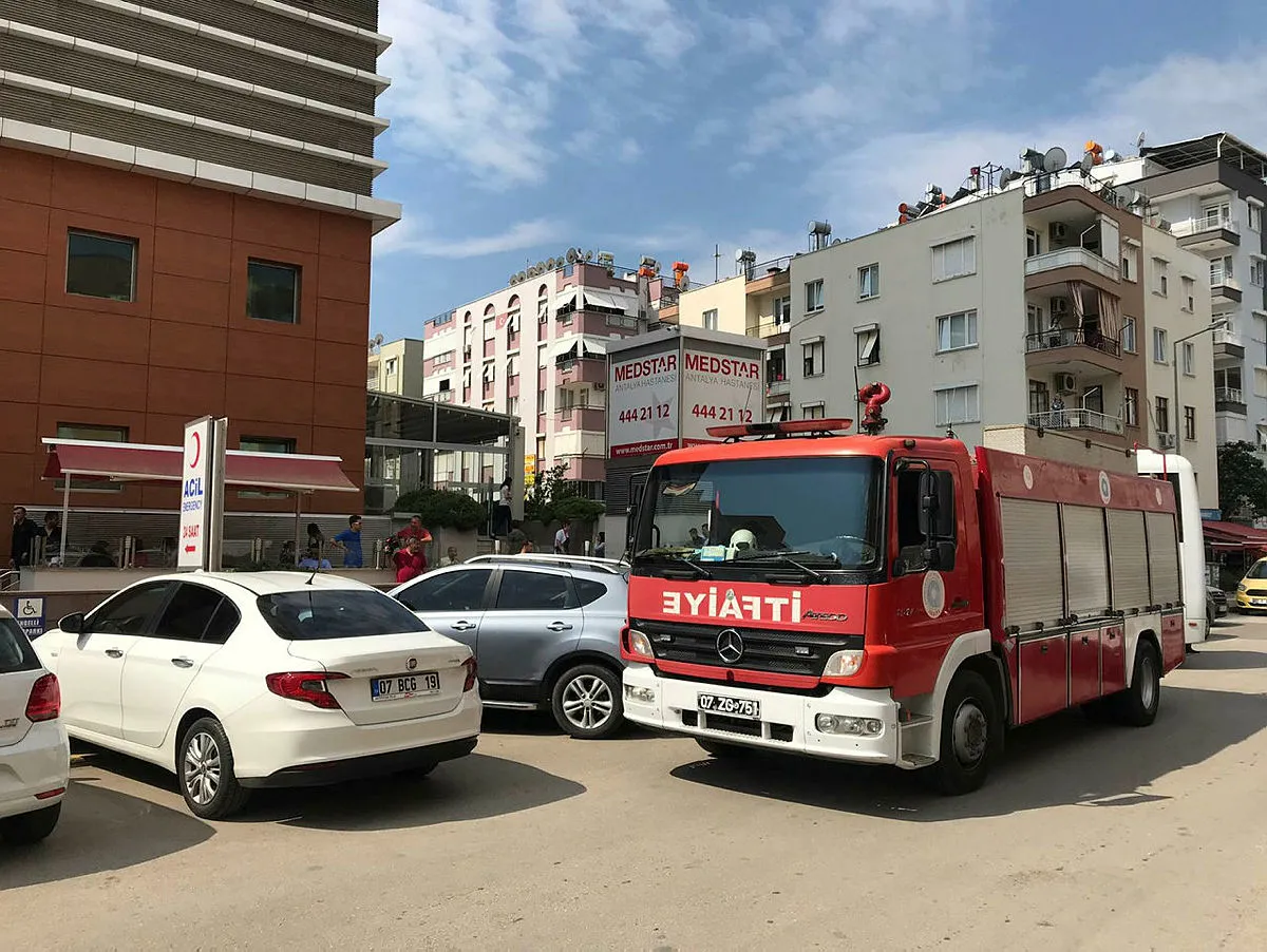 Antalya'da hastanede patlama: 1 kişi öldü, 2 kişi yaralandı