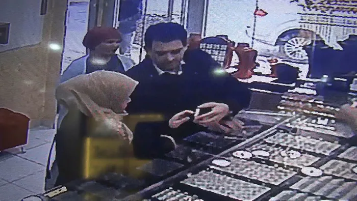 Hırsızlık yaparken yakalandı! Kurtulmak için... - 1