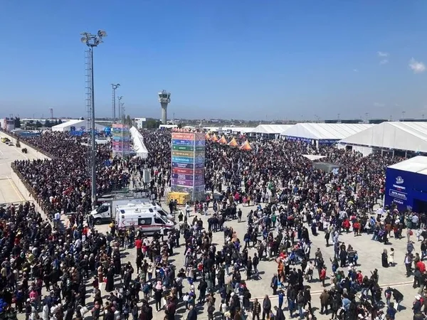 vatandas-akin-etti-milyonu-asti-teknofestte-gurur-projelere-yogun-ilgi-1682927131728.jpg TEKNOFEST rekor tazeledi! Milyonlar akın etti: Vatandaştan gurur projelere yoğun ilgi - 9