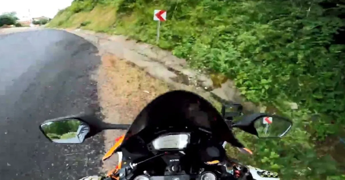 Kaza anını saniye saniye kaydetti! Feci anlar kamerada