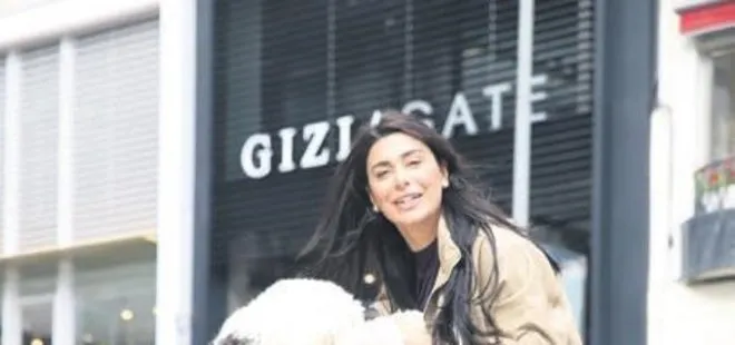 Tasarımcı Ebru Şancı’nın Oldsheep cinsi köpeği ilgi odağı oldu...