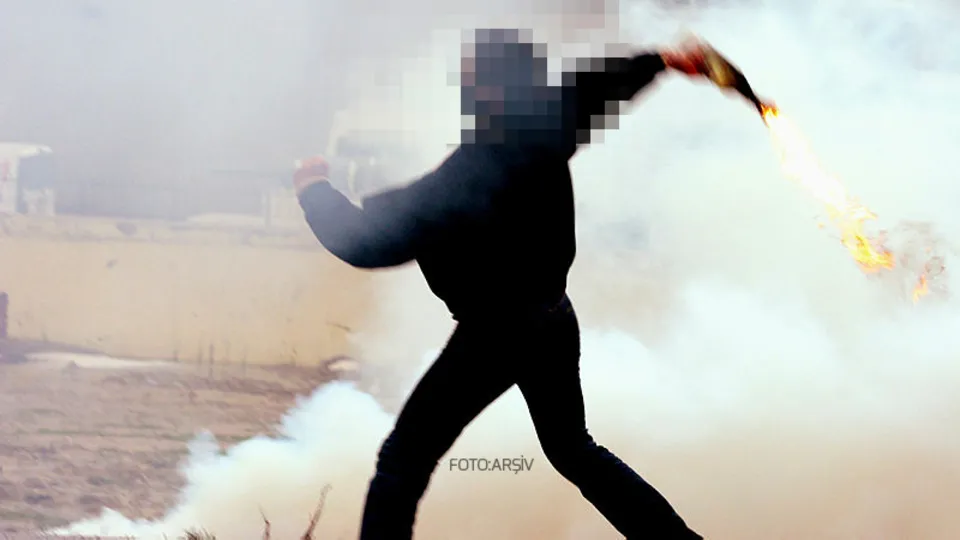 Kaynanasının evine molotof attı!