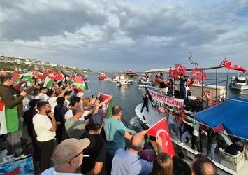 Tekirdağlı balıkçılar Sumud filosuna destek için denize açıldı! Teknelerini Türk ve Filistin bayrakları ile süslediler