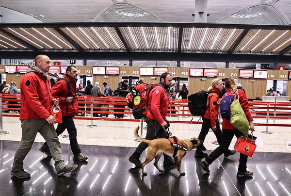 alkislar-bu-kez-yunan-ekip-icin-gorevini-tamamlayan-arama-kurtarma-ekibi-ulkesine-dondu-1676622363114.jpg Alkışlar bu kez Yunan ekip için! Görevini tamamlayan arama-kurtarma ekibi ülkesine döndü - 1