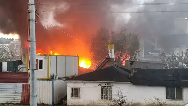 Kocaeli'de korkutan fabrika yangını - 2