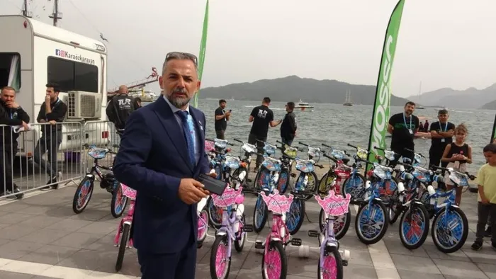 cumhurbaskanligi-bisiklet-turunda-59-cocuga-bisiklet-hediye-edildi-1713883825553.jpeg
