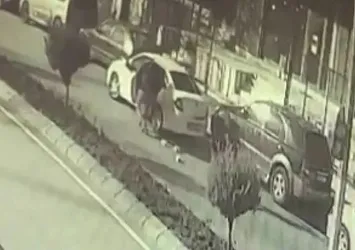 Motosikletli gasp: Çarptılar, kışkırttılar ve 500 bin lirayı cebe indirdiler! İşte o anlar