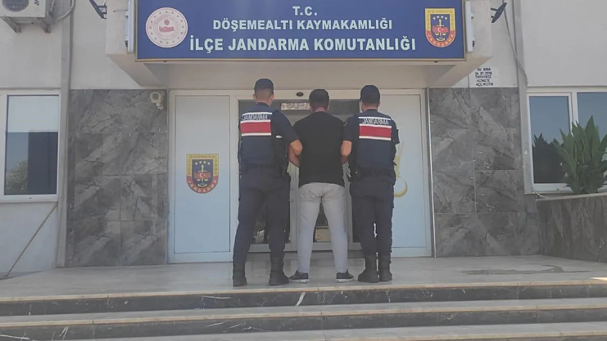 Antalya'da kritik operasyon! Biri Interpol tarafından aranan 39 kişi gözaltında...