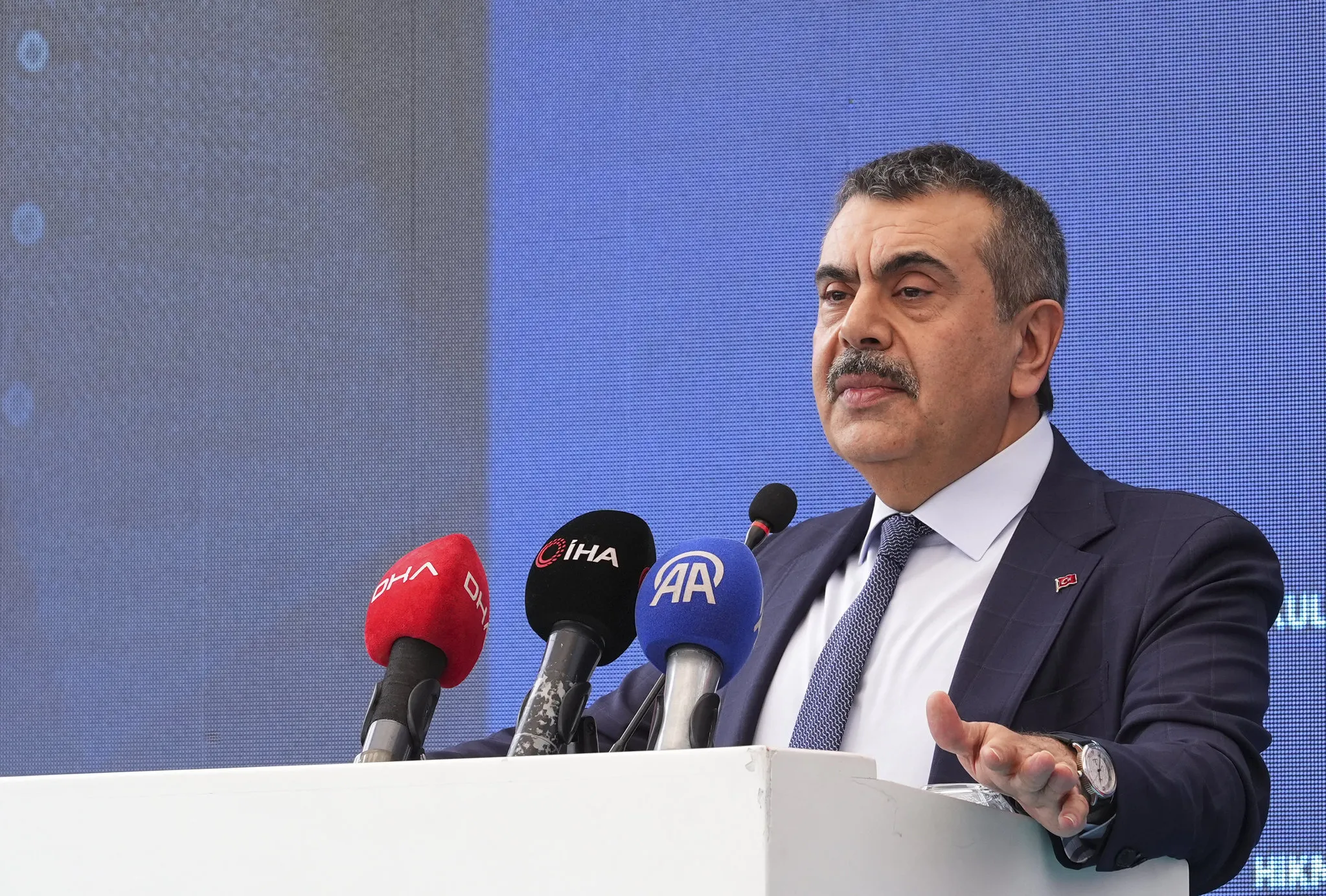 Yunan basını Milli Eğitim Bakanı Tekin'i hedef aldı