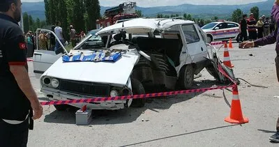 Kütahya'da iki otomobil çarpıştı 2 ölü 2 yaralı