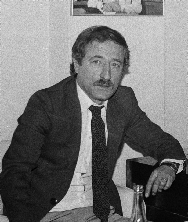 ziya-sengul-neden-oldu-hastaligi-neydi-fenerbahce-efsanesi-ziya-sengul-kimdir-kac-yasinda-aslen-nereli-hayati-1677416311348.jpg Ziya Şengül neden öldü, hastalığı neydi? Fenerbahçe efsanesi Ziya Şengül kimdir, kaç yaşında, aslen nereli? Hayatı ve futbol kariyeri... - 4