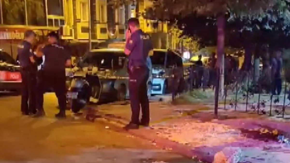 Sultangazi'de sokak ortasında dehşet! Dakikalarca kaçtı: Bıçaklı saldırıdan kurtulamadı