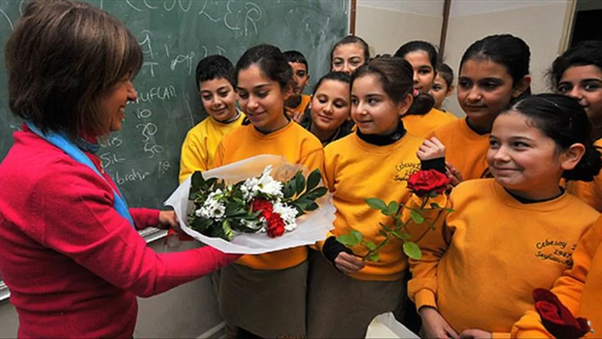 2025 Öğretmenler Günü mesajları | En yeni, kısa ve anlamlı 24 Kasım sözleri