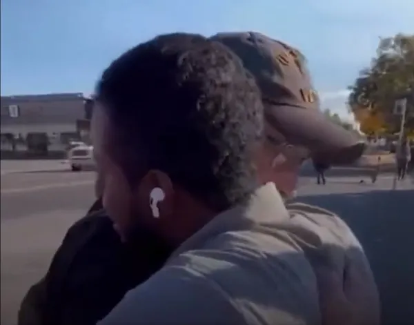 Müslüman olmaya karar verdi İslam’a şereflendi! Gazze’de yaşananlardan etkilendi! Duygu dolu anlar...