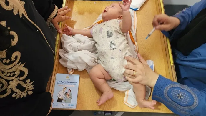 Gazze Şeridi’nin güneyindeki Han Yunus kentinde çocuk felci aşısı kampanyası başlatıldı