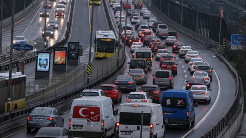Son dakika: Şehirlerarası geçiş yasağı gündemde! Normalleşme sonrası alarm veren artış