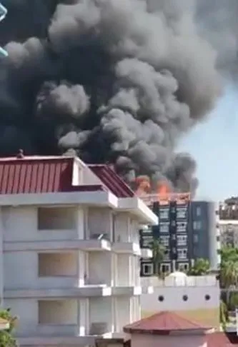 antalyada-korkutan-yangin-yerli-ve-yabanci-turistler-tahliye-edildi-1662111843223.jpg Antalya’da korkutan yangın! Yerli ve yabancı turistler tahliye edildi - 6