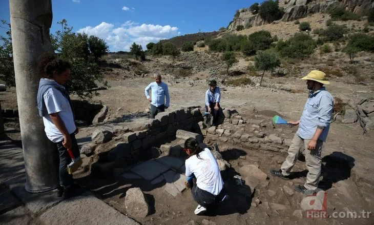 Çanakkale’de kazılarda bir bebeğin 1300 senelik ayak izleri bulundu