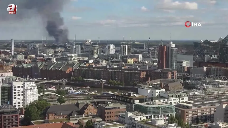 Hamburg Limanı yakınında yangın