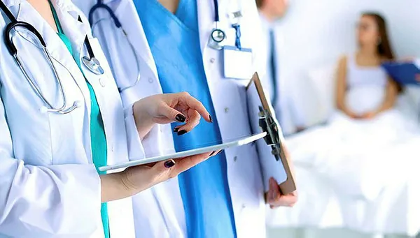 Doktorlar Covid-19 salgınına rağmen ülkelerini terk etti - 3