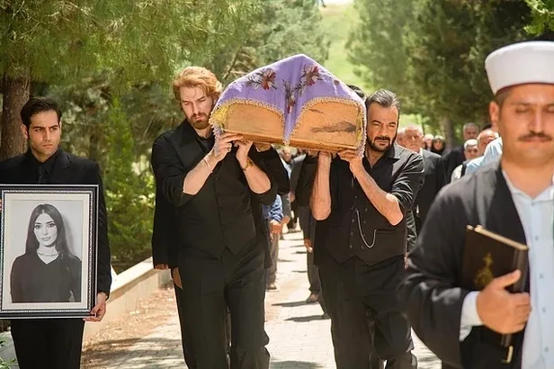 Bir Zamanlar Çukurova Demir öldü mü? Bir Zamanlar Çukurova Murat Ünalmış diziden ayrılıyor mu? Sezon finalinde şok...