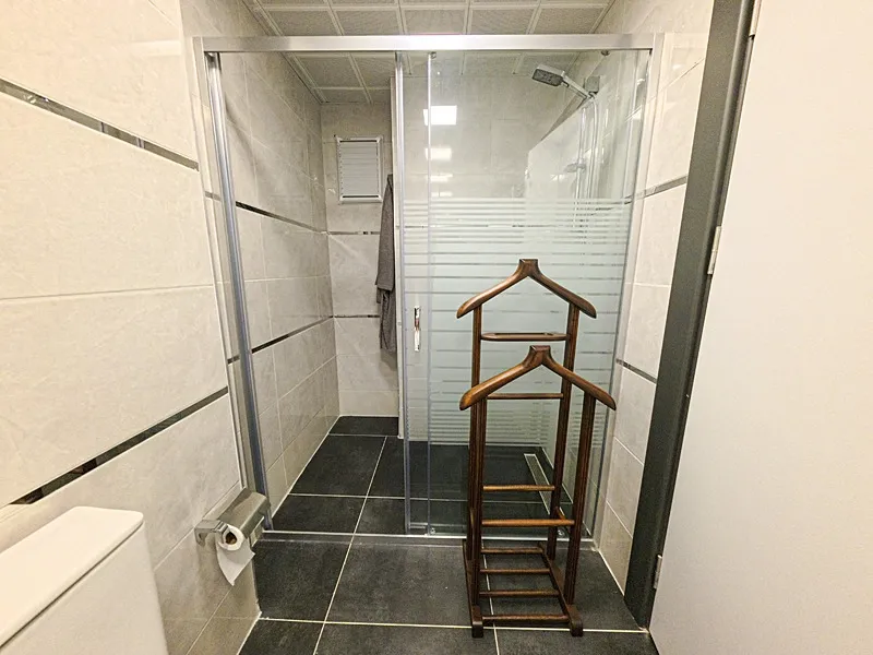 toki-istanbul-kura-cekimi-100-bin-konutta-hak-sahipleri-belli-oluyor-1777105771252.jpeg TOKİ, İstanbul’daki sosyal konutlarda ilk anahtar teslimlerinin Mart 2027 itibarıyla başlamasını planlıyor.