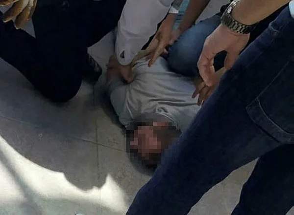 son-dakika-izmirdeki-isvec-fahri-konsoloslugunda-silahli-saldiri-bir-kisi-gozaltinda-1690907691667.jpg Son dakika: İzmir'deki İsveç Fahri Konsolosluğu'nda silahlı saldırı! Bir kişi gözaltında - 1