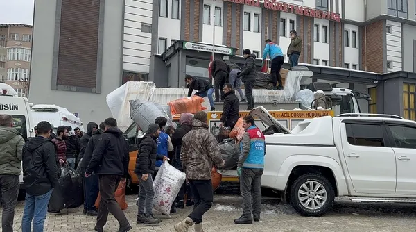 stklarin-deprem-yardimlari-engellendi-iddialarina-valilikten-yalanlama-butun-yardimlar-ulastirildi-1676400557295.jpg 'STK'ların deprem yardımları engellendi' iddialarına valilikten yalanlama: Bütün yardımlar ulaştırıldı - 1