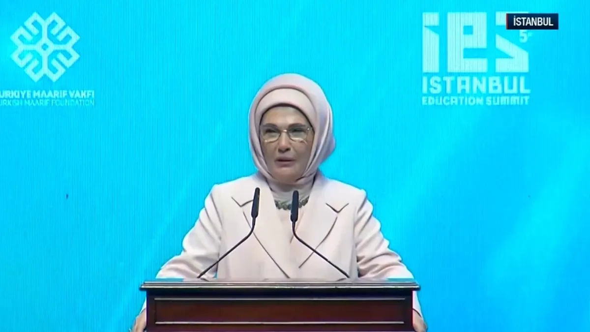 Emine Erdoğan: 251 milyon çocuk okulsuz